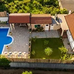 Holiday home Bella *