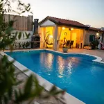 Holiday home Bella *